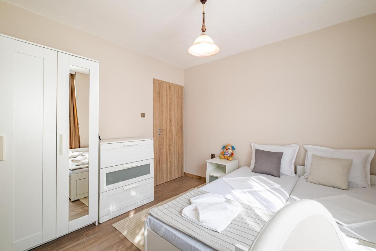 Appartamento Second Next To Sea Garden Varna